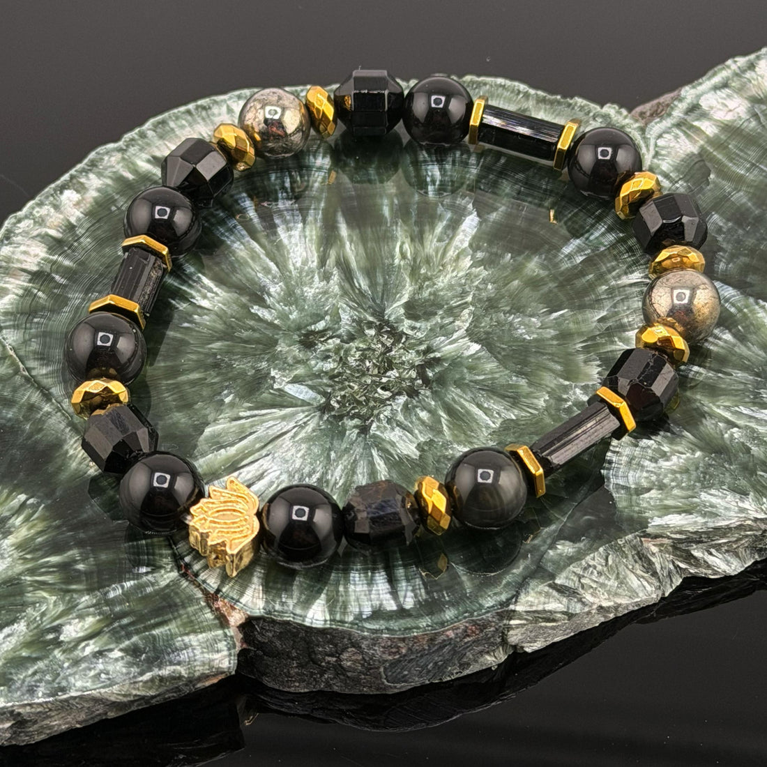 Schwarzer Lotus Armband