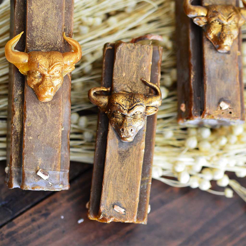 Erfolgs Stier Kerze